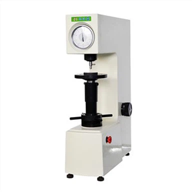 Vélknúin Rockwell hörkuprófunarvél